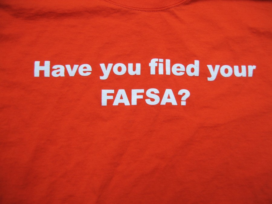 Senior meetings encourage early application for FAFSA