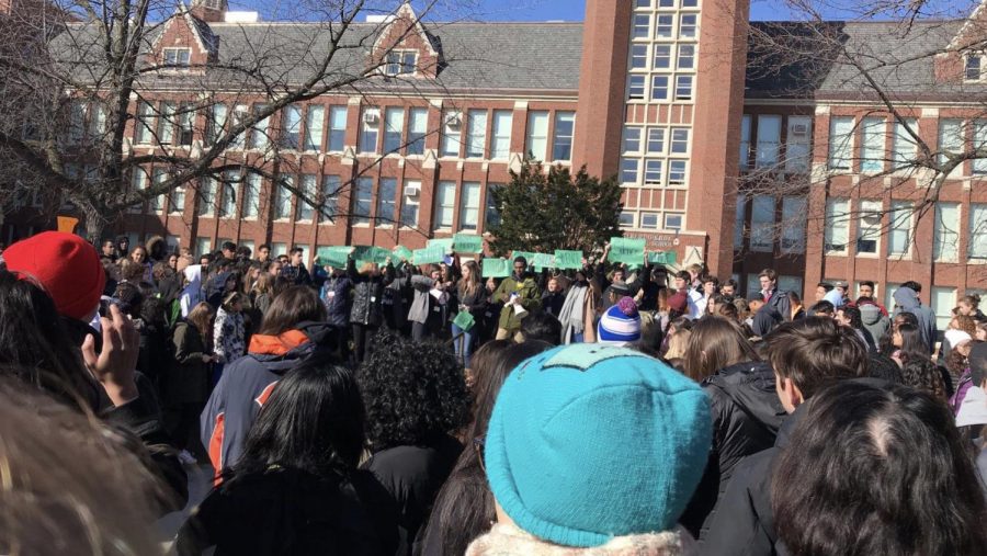 +Students+organizing+the+walkout+held+signs+with+the+names+of+the+Parkland+victims+during+the+moment+of+silence