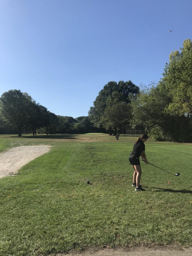 Golfer+Hannah+Gotelaere%2C+Div.+256%2C+tees+up+at+the+Edgebrook+Golf+Course+during+last+week%E2%80%99s+girls+golf+tryout.+%28Photo+courtesy+of+Noel+Feller.%29