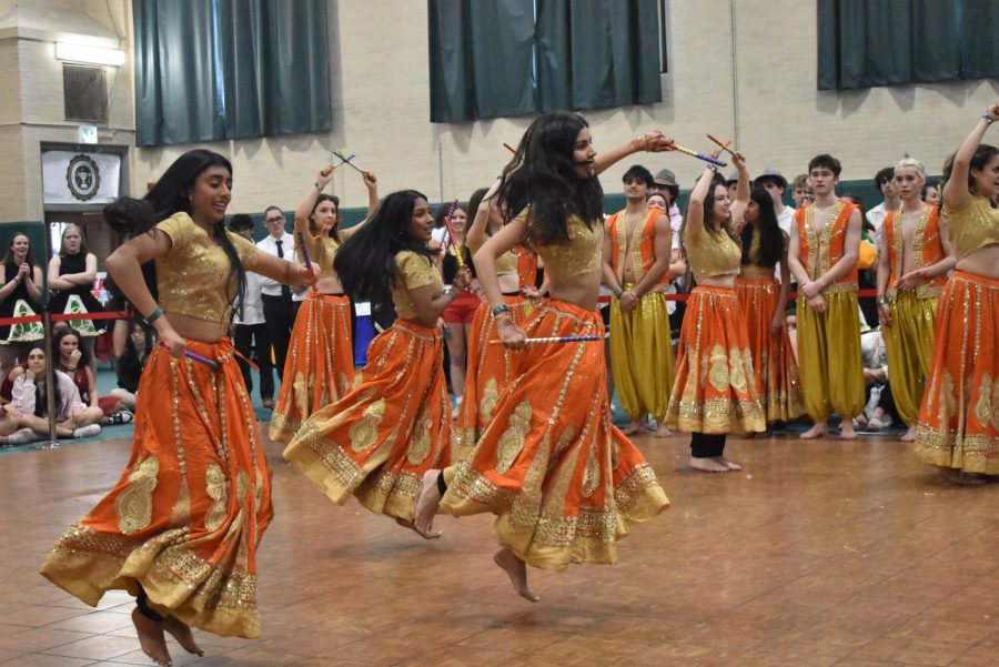 India Club dances in the gym during I-Days.